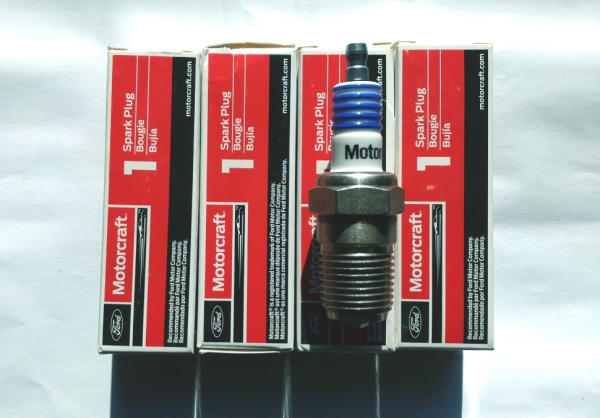 4 Zündkerzen Motorcraft , Ford T