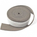 Karosserieband wird auf den Rahmen geklebt