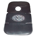 Schutzmatte für den hinteren Kotflügel, verhindert kratzer beim einsteigen in den Schwiegermuttersitz.